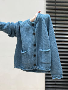 เสื้อคาร์ดิแกนถักแขนยาวสีน้ำเงินคอตั้งทรงหลวมสำหรับผู้หญิง ฤดูใบไม้ร่วง/ฤดูหนาว เสื้อคลุมกันหนาวแบบหนา ทรงหลวม ทรงเข้ารูป เสื้อคลุมกันหนาว