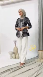 Batik Pasangan Eksklusif  Motif Tradisional dengan Sentuhan Modern batik wanita modern 2024