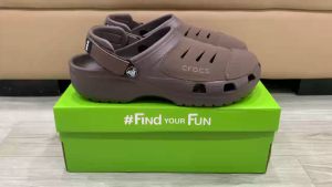 Giày sục crocs chuẩn xịn chống hôi chân nhựa tế bào êm mềm đúc liền khối siêu bền đi mưa lội nước đi biển Yukon Sport Clog màu nâu