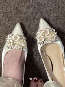 รองเท้าแต่งงานส้นสูงแบบฝรั่งเศส รองเท้าแตะส้นบางประดับคริสตัล ทรงหัวแหลม สำหรับผู้หญิง ฤดูใบไม้ผลิและฤดูร้อน รองเท้าแตะส้นเดี่ยว