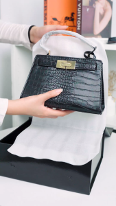 CEKA PREMIUM Tas Selempang Wanita Croco Sling Bag Terbaru Hand Bag Mewah Simple Elegan Kekinian Original - Yerin Bag