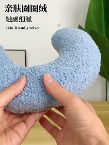 Pet Cat Pillow PP Cotton Filling Cervical Spine Protection Plush Cat Dog Sleeping U-Shaped Pillow