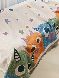 ผ้าคลุมโซฟาลายการ์ตูนญี่ปุ่น ผ้าขนหนูโซฟา Chenille กันลื่นแฟชั่น ผ้าห่มโซฟาอเนกประสงค์ 1/2/3/4 ที่นั่ง สี่ฤดู สำหรับตกแต่งบ้านในห้องนั่งเล่น