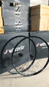 Bánh xe đạp Vittoria 700c road đĩa 28/28H chất nhôm hàng chuẩn chính hãng Vittoria