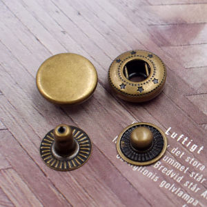 Bộ Nút Kim Loại Hình Tròn Bốn Khóa Cho Áo Khoác Lông Vũ Và Áo Khoác Cotton Bộ Nút Kín Cài Quần Áo