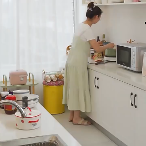4/5 Layer Kitchen Rack with wheels Microwave Oven Shelf Multi-function Kitchen Storage Basket Shelf Storage Rack Landing Rak