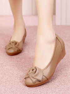 รองเท้าส้นเตี้ยหนังสวมใส่สบายสำหรับผู้หญิง ทรงหัวมน สวมใส่สบาย รองเท้าแฟชั่นฤดูใบไม้ผลิ รองเท้าผู้หญิงแบบสวมสบาย ส้นเตี้ย หนังแท้