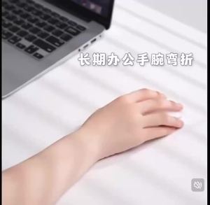 Bandai | Pokemon Anime Silicone Miếng Đệm Cổ Tay Bằng Silicon Đệm Bàn Làm Việc Mềm Mại Để Tạo Sự Thoải Mái Và Giảm Mệt Mỏi Cổ Tay Trang Trí ACG Sành Điệu Cho Mọi Lứa Tuổi
