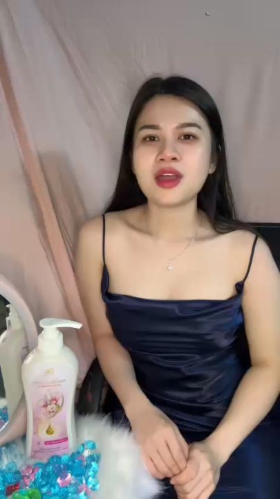 Sữa Tắm Lưu Hương Nhiều Giờ Hương Mộc Lan Chiết Xuất Thảo Dược Tinh Chất Thế Hệ Mới Mịn Màng Sang Trọng Tốt Cho Làn Da
