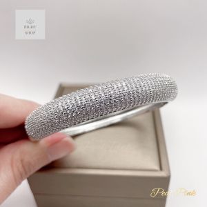 (กำไลออกงาน)กำไลข้อมือเพชรสีทองขาวเพชรฝังชิดฝังจิกหน้ากว้า 2cm รอบวงใน 18 cm กำไลเพชรอลังออกงาน