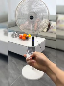 Stand Fan 16 inch Floor Fan Home Office Shaking Head Vertical Fan 3 Speed Mode 5 blades silent Fan Kipas Berdiri Angin Ku kipas angin 落地风扇