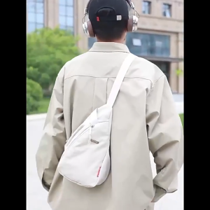 กระเป๋าคาดอกผ้าแคนวาส กระเป๋าคาดอกสะพายข้าง แบบสปอร์ต ใส่มือถือได้ กันน้ำ น้ำหนักเบา ใช้ได้ทั้งชายหญิง