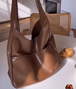 Mymyshop🌈พร้อมส่ง กระเป๋าสะพาย มินิมอล หนังนิ่ม☁ Pu ใบใหญ่ ✔ใส่ไอแพดได้น้า ช่องกว้างง〰 ใส่ของได้เยอะ💖