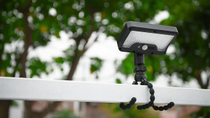 Ready Stock solar light outdoor 92 LED Solar Flood Light Waterproof Flexible Octopus Tripod Clip Light Portable Garden Decorative Light Camping Patio outdoor lighting 太阳能灯户外灯