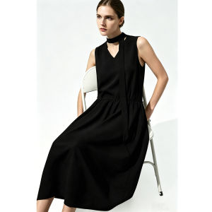 AMII | Resort Style V-neck Sash Ruffled Maxi Dress