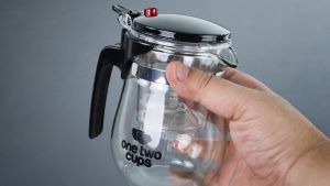 Teko Kaca Teh Kopi Pitcher Borosilikat dengan Saringan infuser anti panas  pres One Two Cups