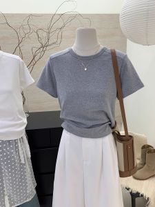 เสื้อยืดคอกลมแขนสั้นทรงเข้ารูปสำหรับผู้หญิงในช่วงฤดูร้อน สีเทา ทรงเข้ารูป แฟชั่นเกาหลี ใส่ด้านใน เสื้อเชิ้ตชั้นใน