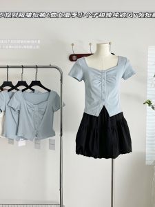 เสื้อยืดคอกว้างแขนสั้นทรงเข้ารูปสีฟ้าสำหรับผู้หญิงในช่วงฤดูร้อน สไตล์เกาหลี ทรงเข้ารูป ทรงหลวม เสื้อแฟชั่น