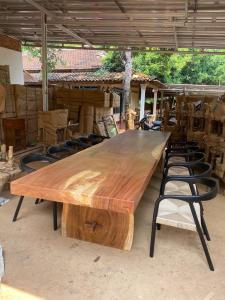 Meja Makan 400x100 cm Dengan 10 Kursi