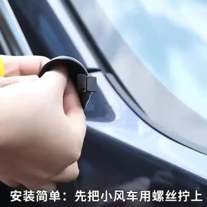 Broken Wind Rubber Duck Motor Accessories Yellow Duck with Helmet Auto Car Accessories Duck In The Car Car Interior Decoration