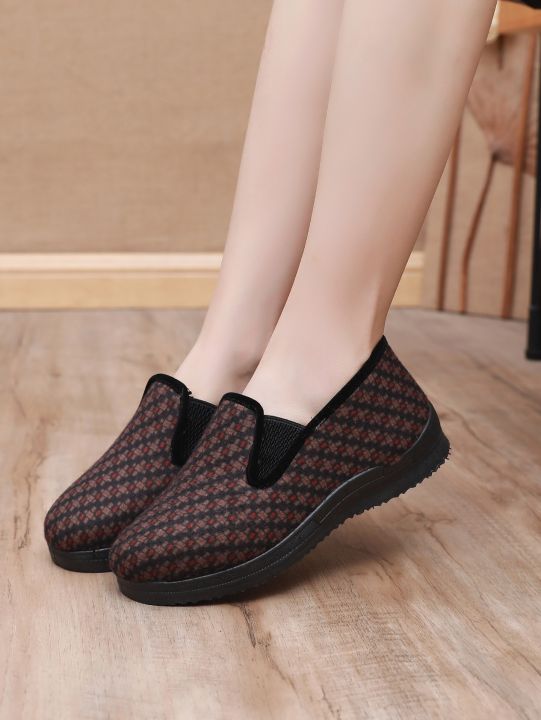 Old%20Beijing%20Cotton%20Shoes%20Women's%20Winter%20Warm%20Boot%20Thickened%20Anti-slip%20Soft%20Bottom%20Casual%20Shoes%20for%20Middle-aged%20And%20Elderly%20-%20Image%205