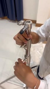 ขาตั้งไฟสแตนเลส 2.8เมตร สำหรับงานหนักสำหรับ SoftBox MonoLight และอุปกรณ์ถ่ายภาพอื่น ๆ Stainless Steel Light Stand 2.8M Heavy Duty for Studio SoftBox MonoLight and other Photographic Equipment