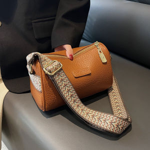 Fashionable Minimalist Womens Bag 2025 Super Popular High-End Feel Pillow Shoulder Bag Casual Versatile Wide Strap Crossbody Bag