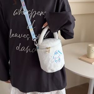 กระเป๋าถังมุกตุ๊กตาน่ารักสาวการ์ตูนกระเป๋าใบเล็กแบบพกพาสไตล์ใหม่กระเป๋า ผู้สื่อสาร นักเรียน