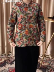 New Chinese Style Fleece Lined Floral Short Jacket Thickened Womens Base Layer Shirt Fashionable Cardigan for Middle Aged Mothers
