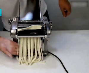 Electric Noodle Making Machine Mesin Mee Serbaguna Pasta Maker 4 Blade Mesin Karipap Alat Buat Mee 压面机