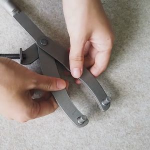 ToolHub Kunci Treker CVT Tahanan Kopling Motor Matic Flywheel Pliers Y-type Paket Treker CVT Kunci Tahanan Roda Gila Flywheel Spanner Flying Wheel Pliers