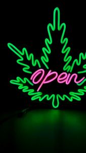 ป้ายไฟร้าน ป้ายไฟตัวอักษร ป้ายไฟวิ่ง ป้ายไฟled ป้ายไฟopen ใบชา งานอะคลิลิต 50 * 50 * 1.5 cm