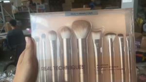 Professional Makeup Brush Set – Complete Cosmetic Tools Kit for Foundation Concealer & More Synthetic Bristles Ideal for Makeup Application