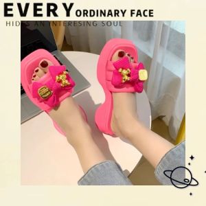 เปลี่ยนประโยชน์ของคำถาม "QDshop ขายดี" เป็น "QDshop รองเท้าแฟชั่น เป็นงานเสริมส้นสีพื้น มีโบว์พร้อม ซึ่งเป็นสิ่งที่สวมอย่างสวยที่สวย กาวแน่นไม่หลุดง่าย ราคาดี รีบมากดตุ่มกันเลยจ้าทุกคน