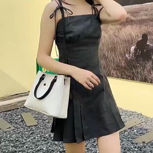 กระเป๋าถือและสะพายข้างแฟชั่น วัสดุ PU พรีเมียม แมทช์ง่ายทุกลุค