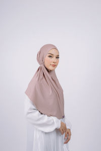 Elzatta Hijab Kerudung Jilbab Bergo Instan Polos non pet Zaria Sabelya
