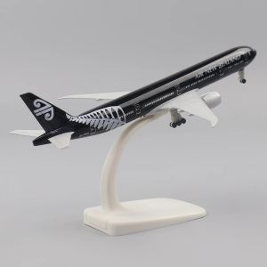 20cm Airplane Model New Zealand Boeing 777 Metal Metal Scale Aircraft with Landing Gear Replica Collected Gift By Aviation
