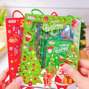 ชุดเครื่องเขียน คริสต์มาส 6 ชิ้น ชุดดินสอสำหรับนักเรียนประถม ดินสอ ยางลบ กบเหลาดินสอ ไม้บรรทัด สมุดบันทึก ของขวัญเปิดเทอม