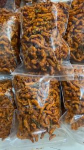 Paket Kripik Kulit Usus Crispy Bumbu Pedas Daun Jeruk 500 Gram