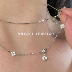 Super Shiny Floral Zircon Necklace: A Guide to Layering Jewelry for Women