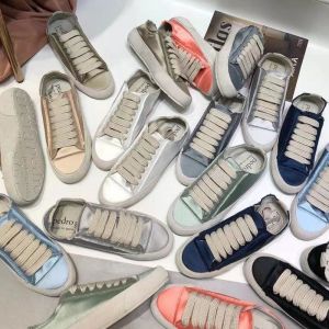 รองเท้าผ้าใบพื้นแบนสำหรับผู้หญิงในช่วงฤดูร้อน รองเท้าผ้าใบสไตล์ลำลอง รองเท้าผ้าไหม ส้นหนา พื้นนุ่ม รองเท้าส้นเดี่ยว