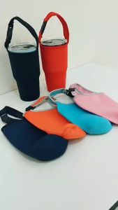 AT.Homemart 💖 ถุงใส่แก้วเก็บความเย็น (ผ้ายืดหยุ่น) | มีหูหิ้ว/สาย ถือได้/แขวนได้ | กระเป๋าใส่แก้ว 30 Oz. | พร้อมส่งหลายสี (รุ่น 9471)