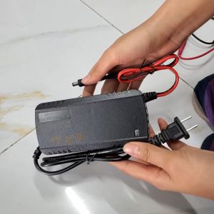 Sạc pin máy khoan 16.8V Pin Lithium 4S 3.7V 16.8V 3A Jack DC tự ngắt khi đầy