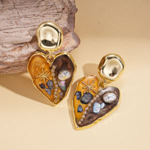 Europe and America Vintage Asymmetrical Heart Dangle Earrings Women High-end Imitation Pearl Pendant Earring Creative Jewelry K1