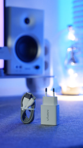 Vivan Charger Power C18C 18W Fast Charging Bonus Kabel Data Type-C 100cm 3A - Garansi Resmi 1 Tahun