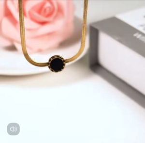 [ Bayar Ditempat ] Kalung Pipih Rose Gold Mata Hitam Wanita Motif Angka Romawi Anti Karat Dan Luntur