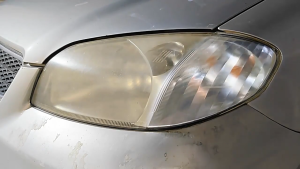 น้ำยาซ่อมแซมไฟหน้ารถยนต์ รอยขีดข่วน เบลอ สีเหลือง ริ้วรอยทั้งหมดสามารถซ่อมแซมได้ 30ML