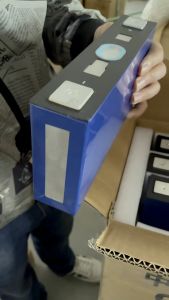 คลิกที่นี่เพื่อเรียนรู้เพิ่มเติมเกี่ยวกับแบตเตอรี่ใหม่ CALB Brand New 3.7V 169Ah NMC prismatic lithium storage batteries for EV ESS golf cart Electric Power Supply