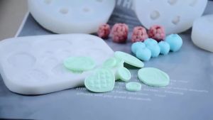 3D New Multi-style Blueberry Raspberry Liquid Silicone Fondant Mold DIY Chocolate Cookie Baking Mold Cake Decorating Tool