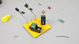 NEWACALOXSoldering Helping Hands Third Hand Tool with Magnetic Base Adjustable Metal Circuit Board Holder for PCB Welding Repair
